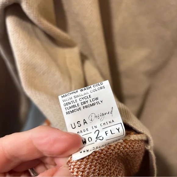 Two 2 Fly Sweater Horse Equestrian Western Oversized Pullover Tan Brown Size S M - Picture 7 of 7